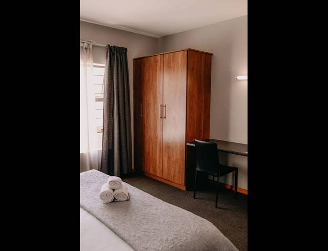 750M² BED & BREAKFAST FOR SALE IN RUSTENBURG CENTRAL